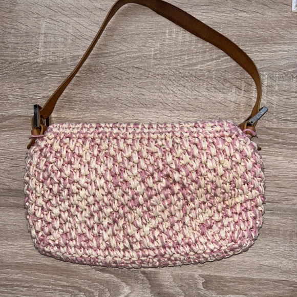 Fendi 2000’s Pink & Caramel Raffia Knit Baguette Bag - Picture 8 of 16
